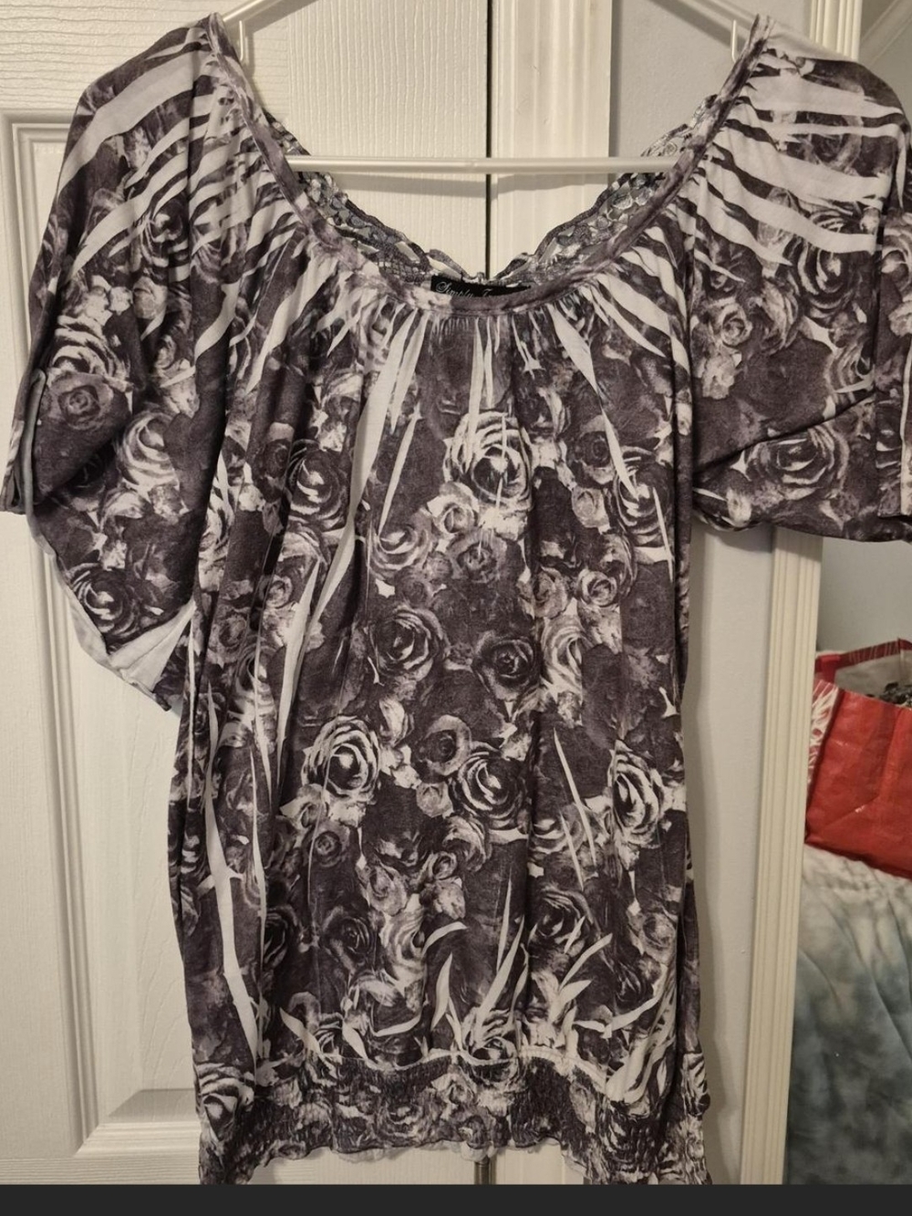 Simply Irresistible Gray Floral Off-Shoulder Blouse